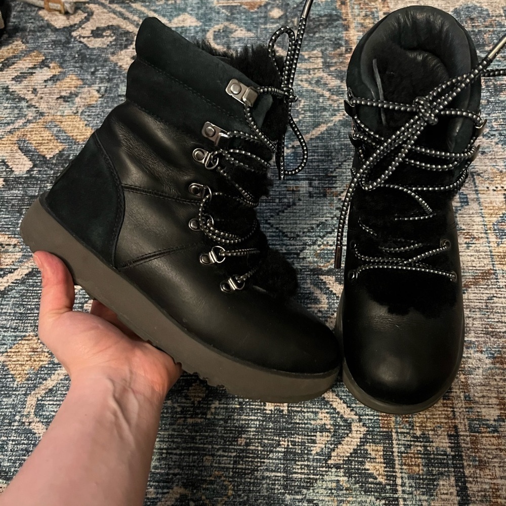 UGG |‎ Viki Waterproof Classic Boots for Women Black 1017493 Sz 6.5